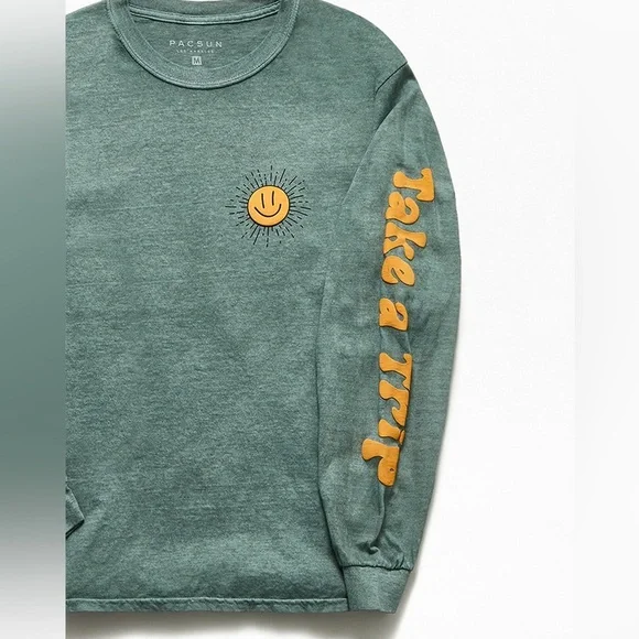 PacSun take a trip around the world long sleeve T-shirt - Picture 2 of 3